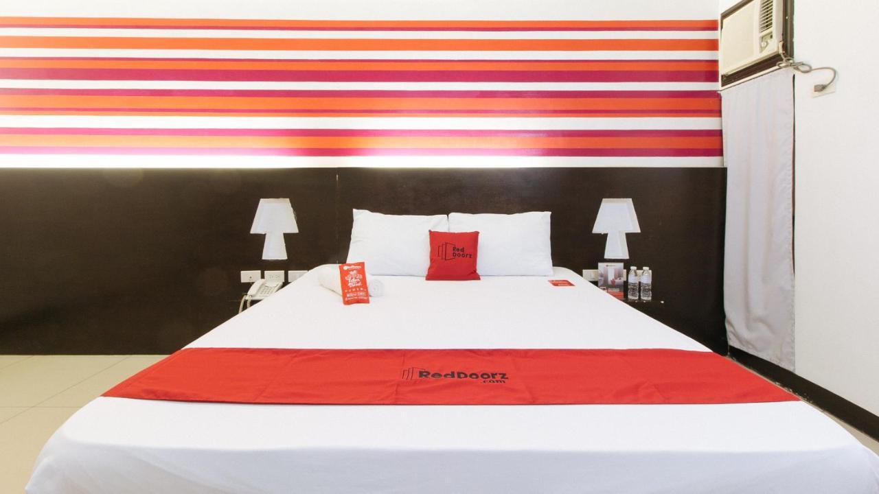 Reddoorz @ El Highway Hotel Bulacan Esterno foto